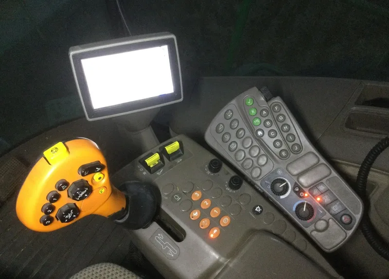 2012 John Deere S670 (2) — photo de l’annonce 8
