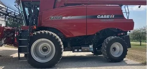 2011 Case IH 6088 — listing photo 4