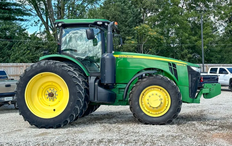 2013 John Deere 8260R — photo de l’annonce 10