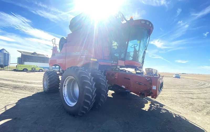 2011 Case IH 7120 — listing photo 3