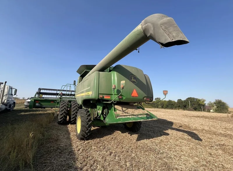 2010 John Deere 9670 STS — listing photo 2