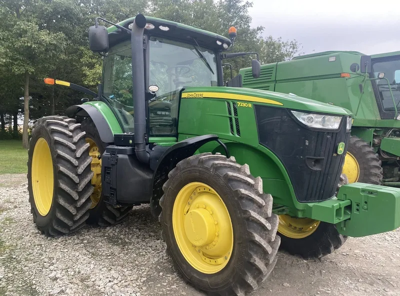 2011 John Deere 7230R — listing photo 9