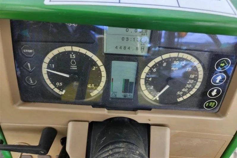 2017 John Deere 6130M — listing photo 9