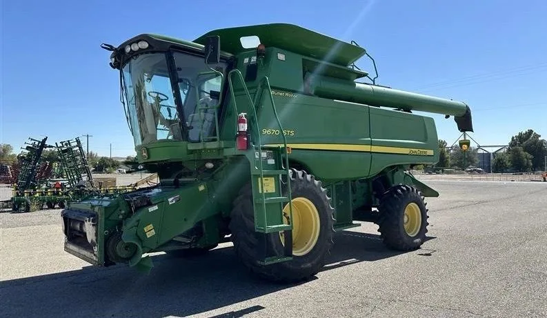 2011 John Deere 9670 STS — listing photo 2