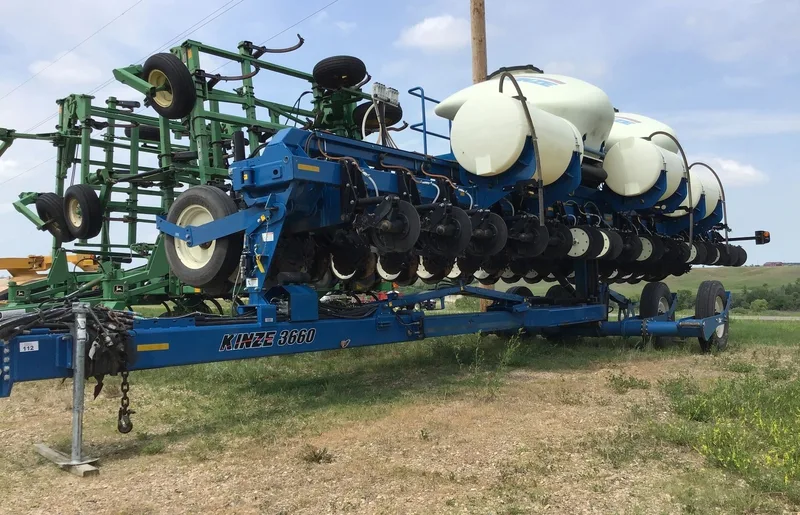 2012 Kinze 3660 — photo de l’annonce 1