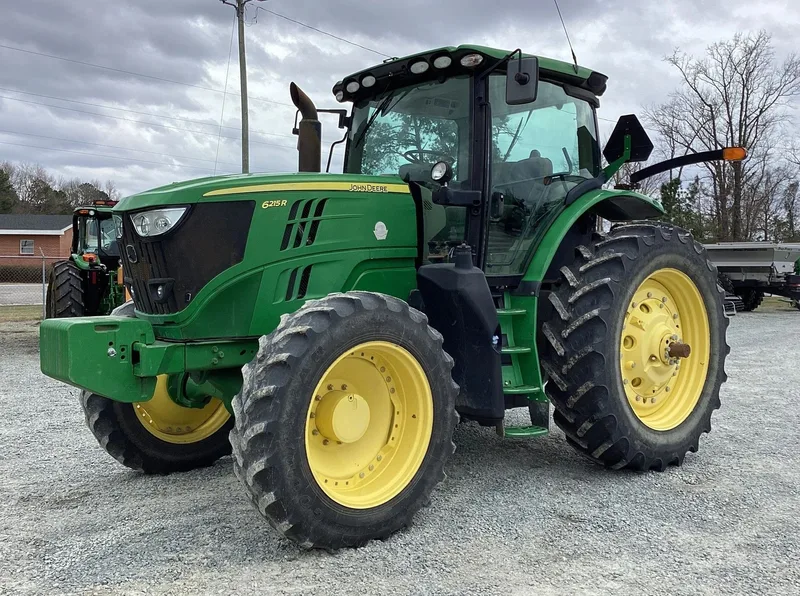 2015 John Deere 6215R — photo de l’annonce 3