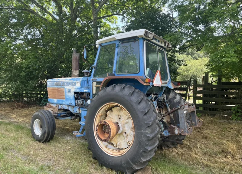 1988 Ford TW25 — listing photo 7