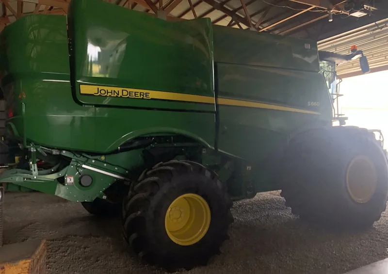 2017 John Deere S660 — listing photo 2