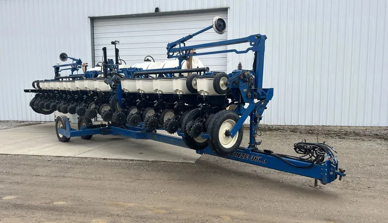 2013 Kinze 3600 (1) — photo de l’annonce 1