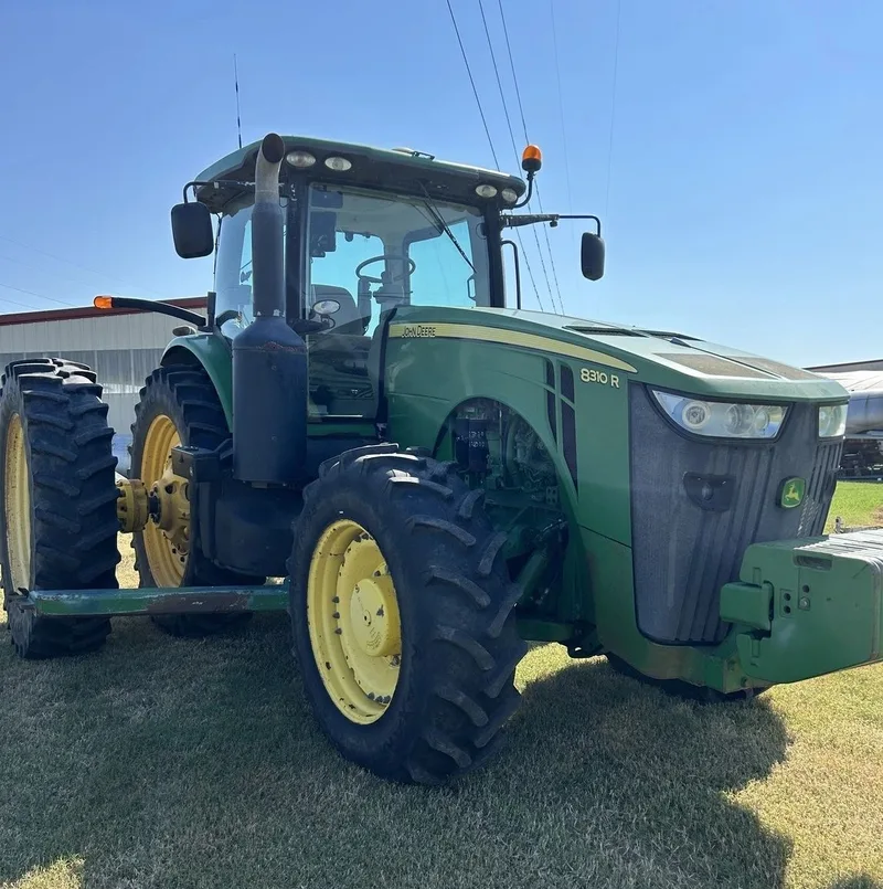 2011 John Deere 8310R — listing photo 3
