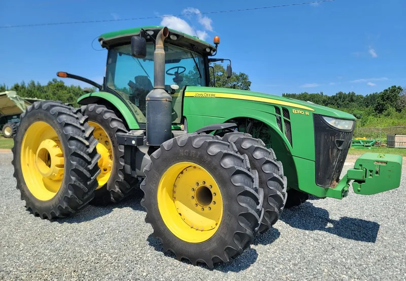 2013 John Deere 8310R — listing photo 2