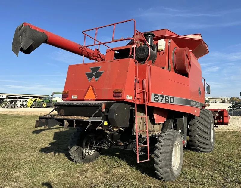 1999 Massey Ferguson 8780 (+Header) — listing photo 3