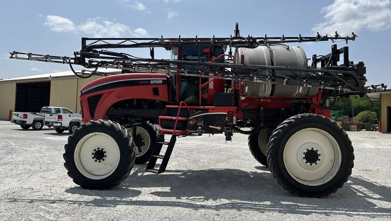 2014 Apache AS1220 — listing photo 2