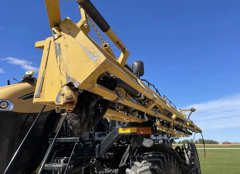 2015 RoGator RG900 — listing photo 7