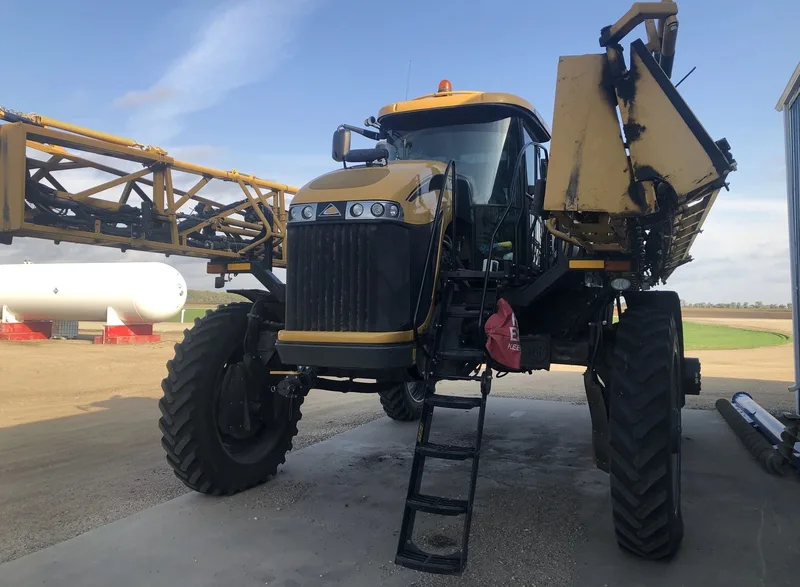 2013 RoGator RG1100 — listing photo 4