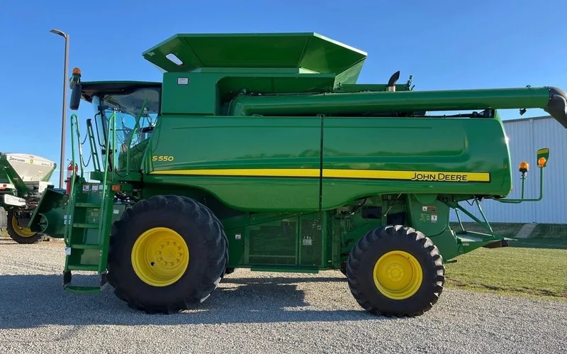 2012 John Deere S550 — listing photo 9
