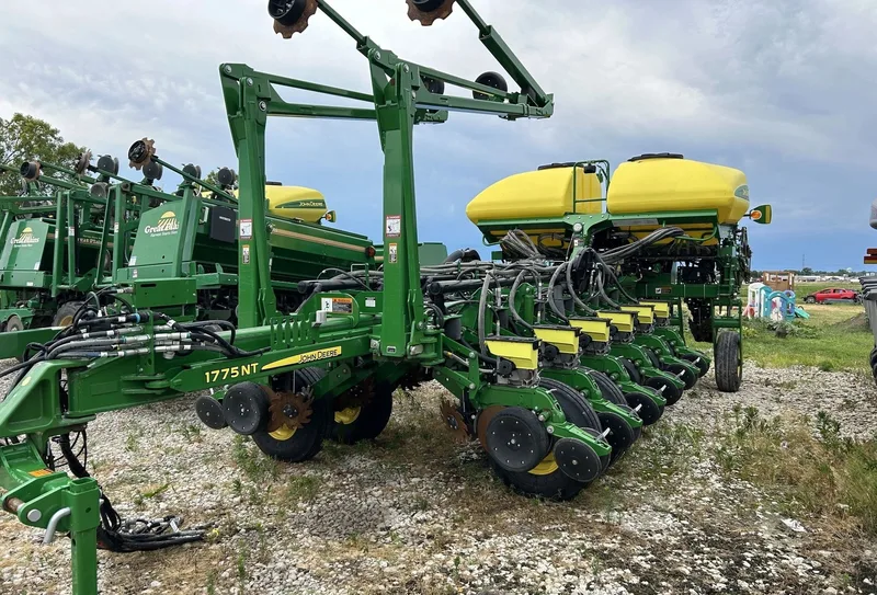 2017 John Deere 1775NT — photo de l’annonce 1