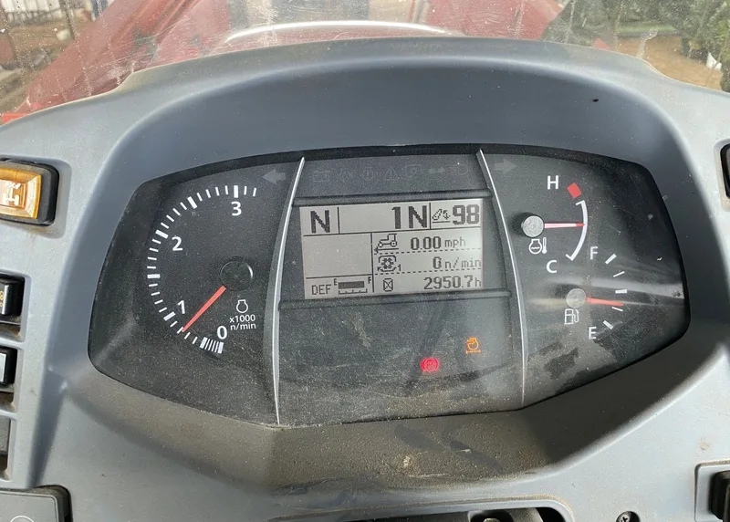 2018 Kubota M6-131 — listing photo 4