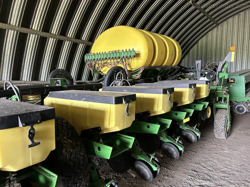 2008 John Deere 1770NT — photo de l’annonce 1