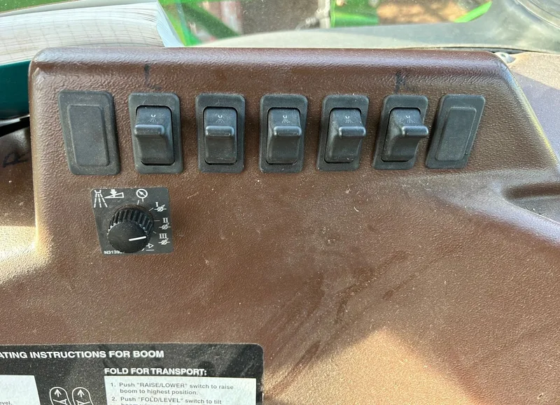 2013 John Deere 4630 — listing photo 9