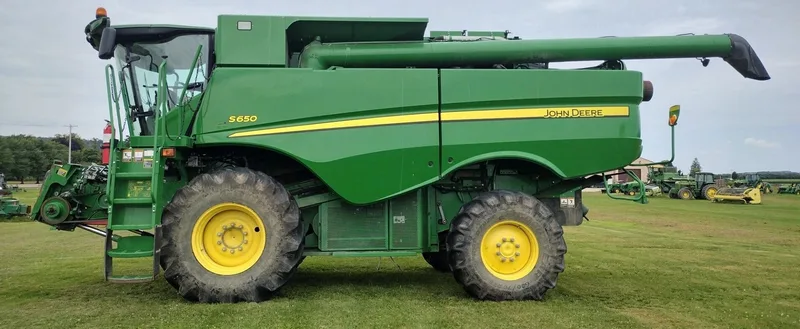 2015 John Deere S650 — listing photo 6