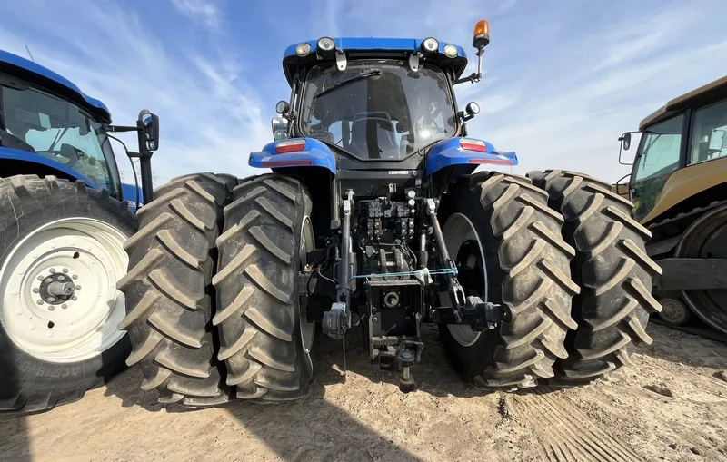 2014 New Holland T7.260 — listing photo 2