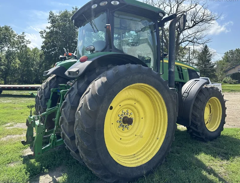 2011 John Deere 7260R — listing photo 6