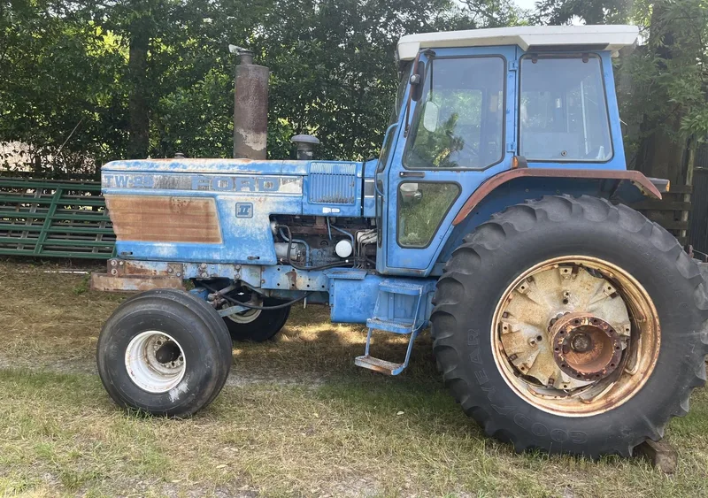 1988 Ford TW25 — listing photo 6