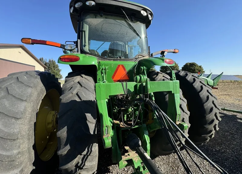 2011 John Deere 8260R — listing photo 7