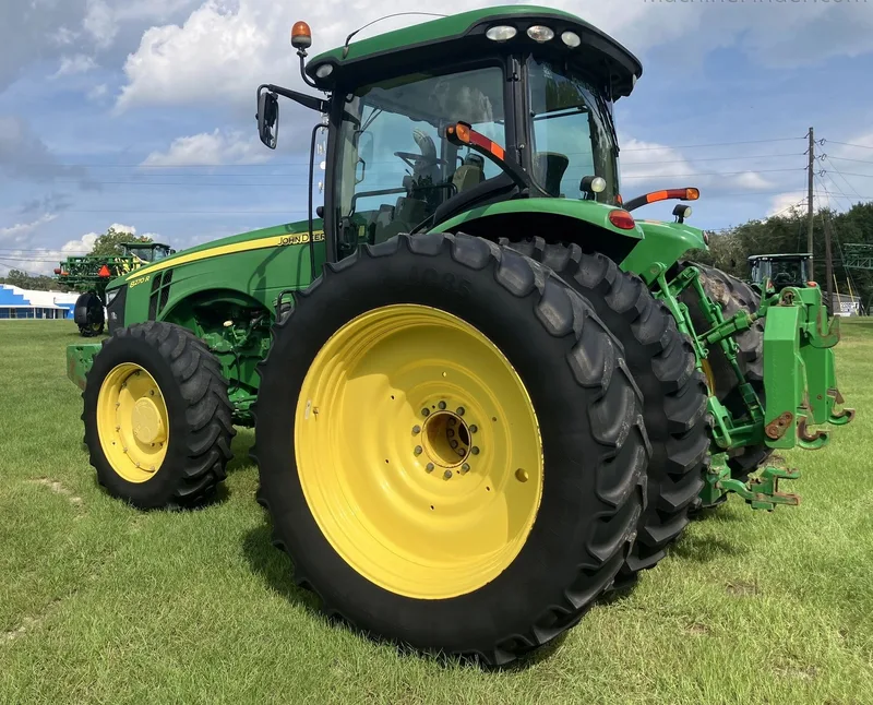 2018 John Deere 8270R — listing photo 2