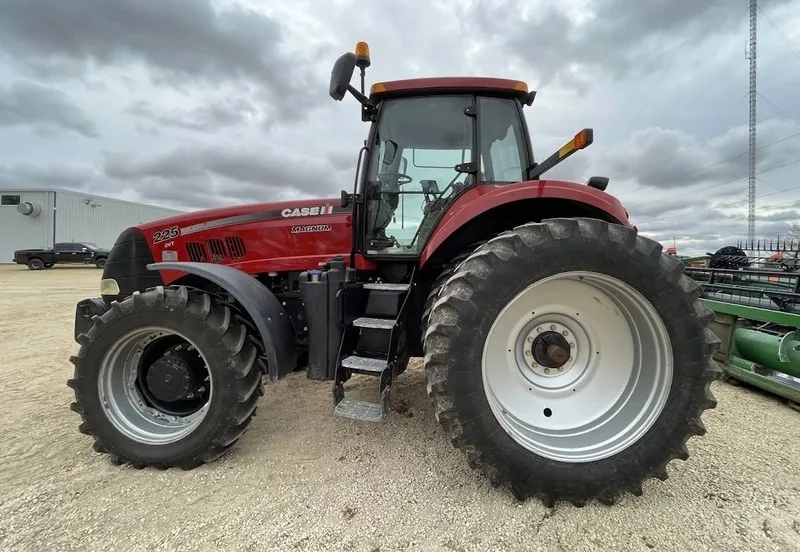 2014 Case IH MAGNUM 225CVT — listing photo 3