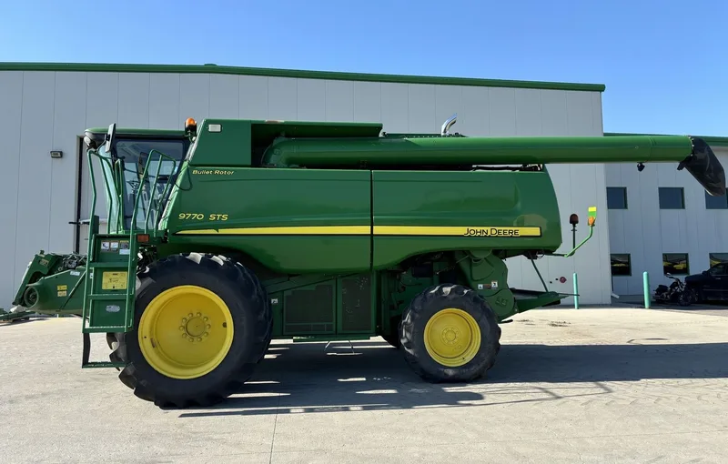 2011 John Deere 9770 STS (1) — photo de l’annonce 1