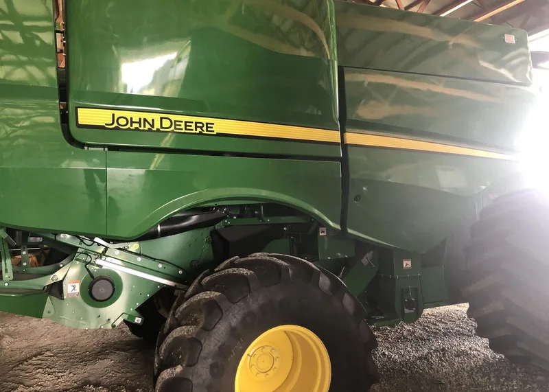 2017 John Deere S660 — listing photo 3