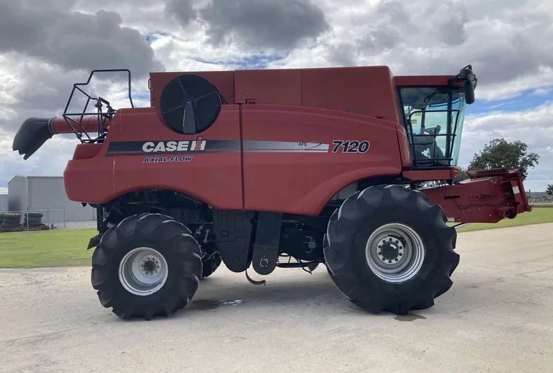 2010 Case IH 7120 — listing photo 3