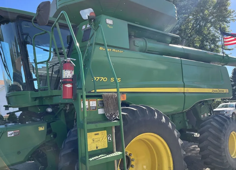 2011 John Deere 9770 STS (4) — listing photo 3