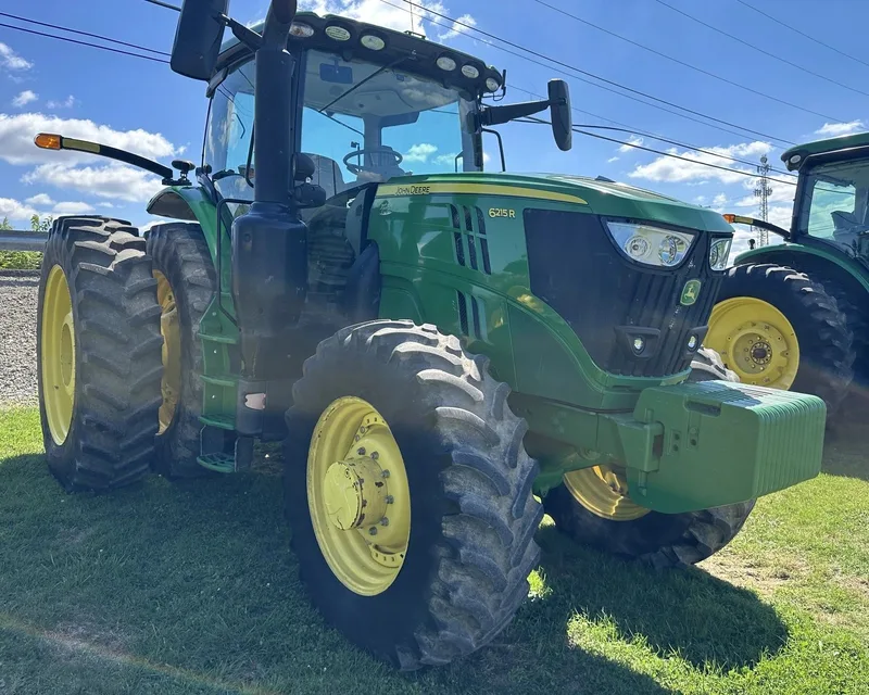 2015 John Deere 6215R (1) — listing photo 2