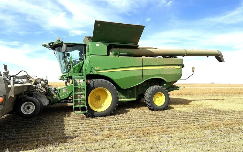 2012 John Deere S670 (3) (SOLD) — listing photo 2