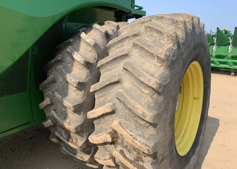 2013 John Deere S690 — listing photo 10