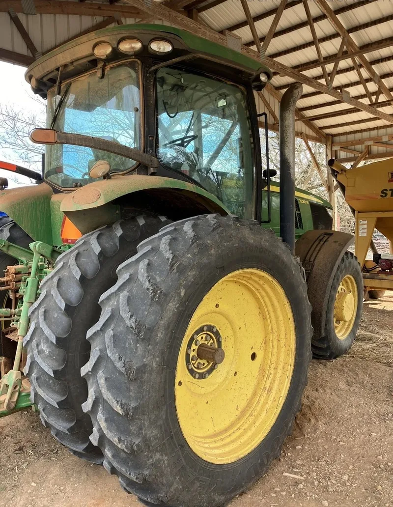 2012 John Deere 7230R — listing photo 3