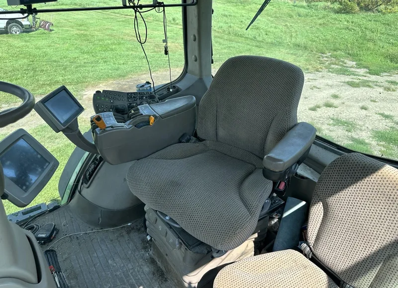 2011 John Deere 7260R — listing photo 9