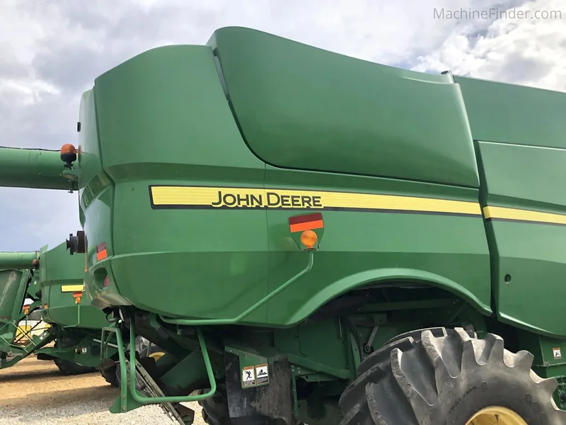 2012 John Deere S680 — listing photo 3