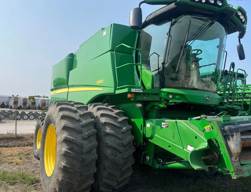 2013 John Deere S680 (2) — listing photo 2