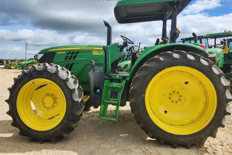 2017 John Deere 6130M — listing photo 4