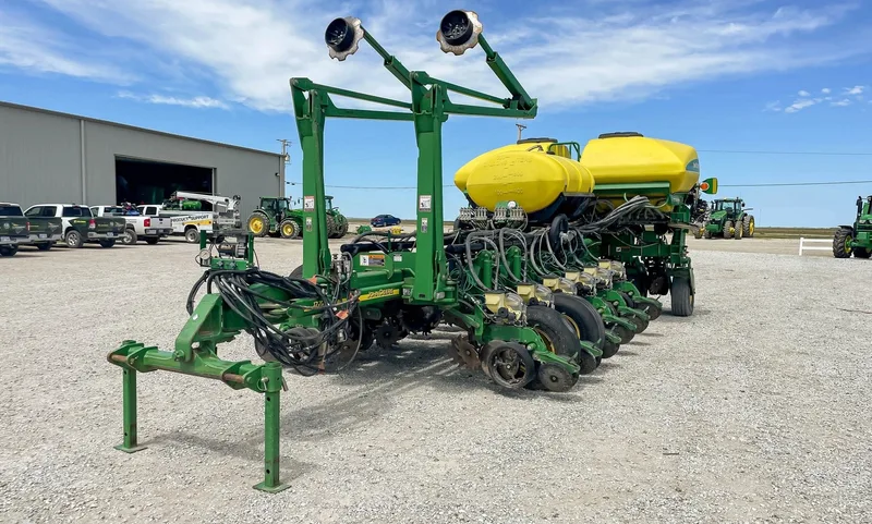 2010 John Deere 1770NT CCS — listing photo 1