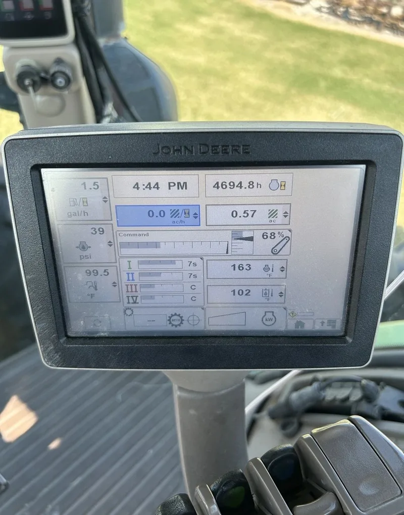 2011 John Deere 8310R — listing photo 8