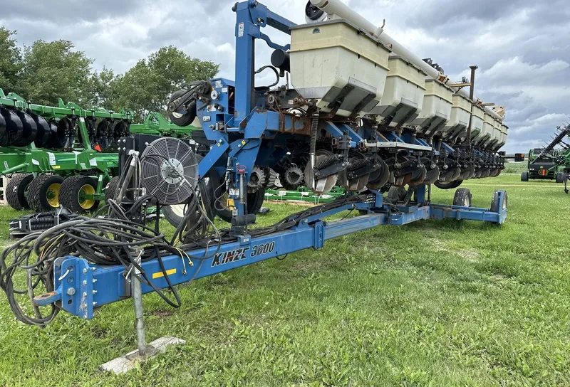 2013 Kinze 3600 — photo de l’annonce 1