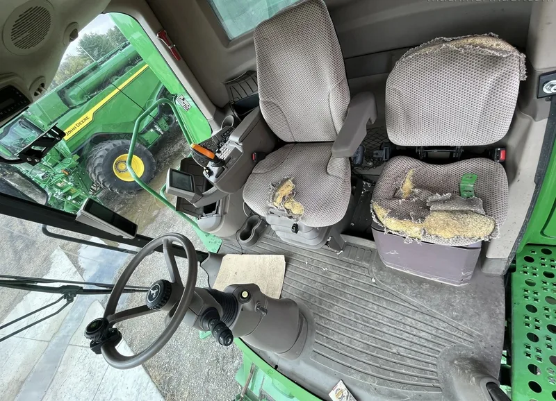 2012 John Deere S670 (1) — listing photo 9