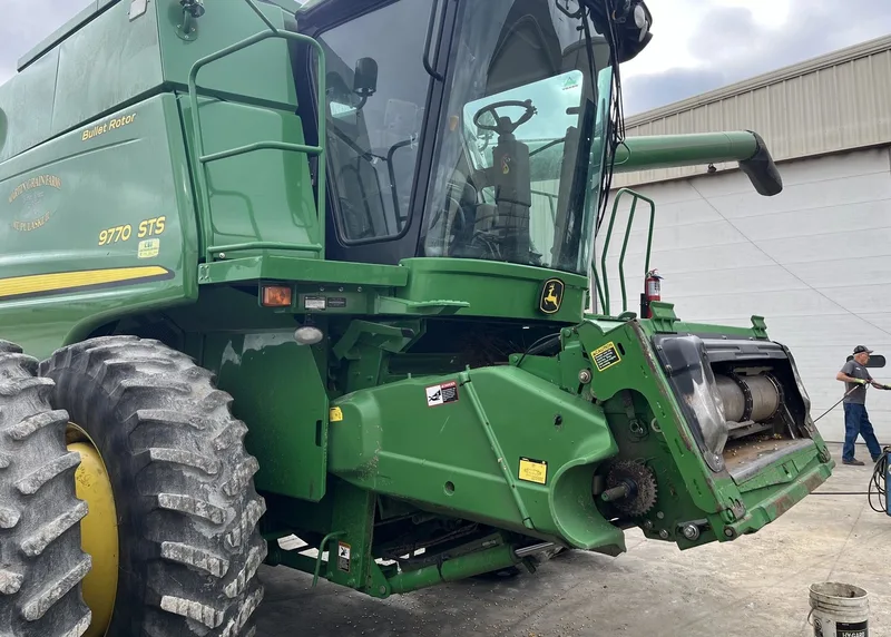 2011 John Deere 9770 STS (2) — listing photo 5