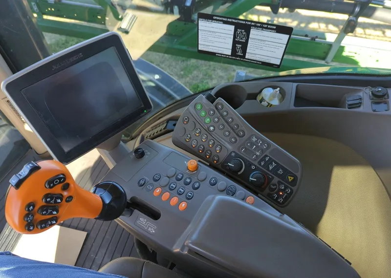 2014 John Deere R4030 — photo de l’annonce 3