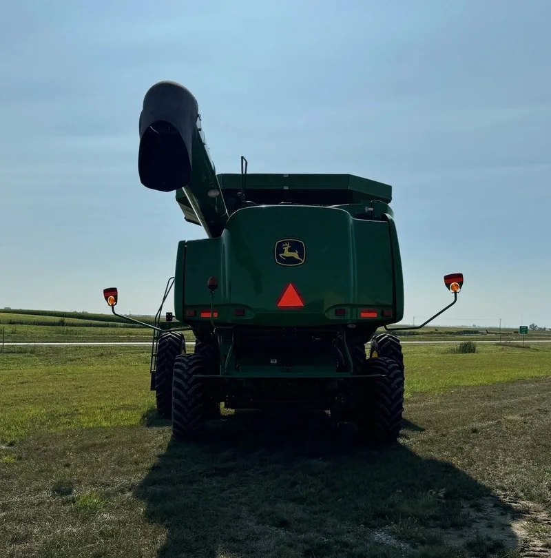 2010 John Deere 9770 STS — listing photo 6